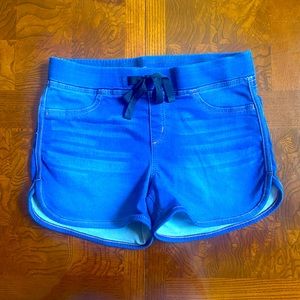 Size M (7-9) Stretchy Jean Shorts